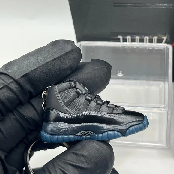 Retro Jordan 11 Custom Black Sneaker Keychain w/ box, bag, and display case - Picture 3 of 11